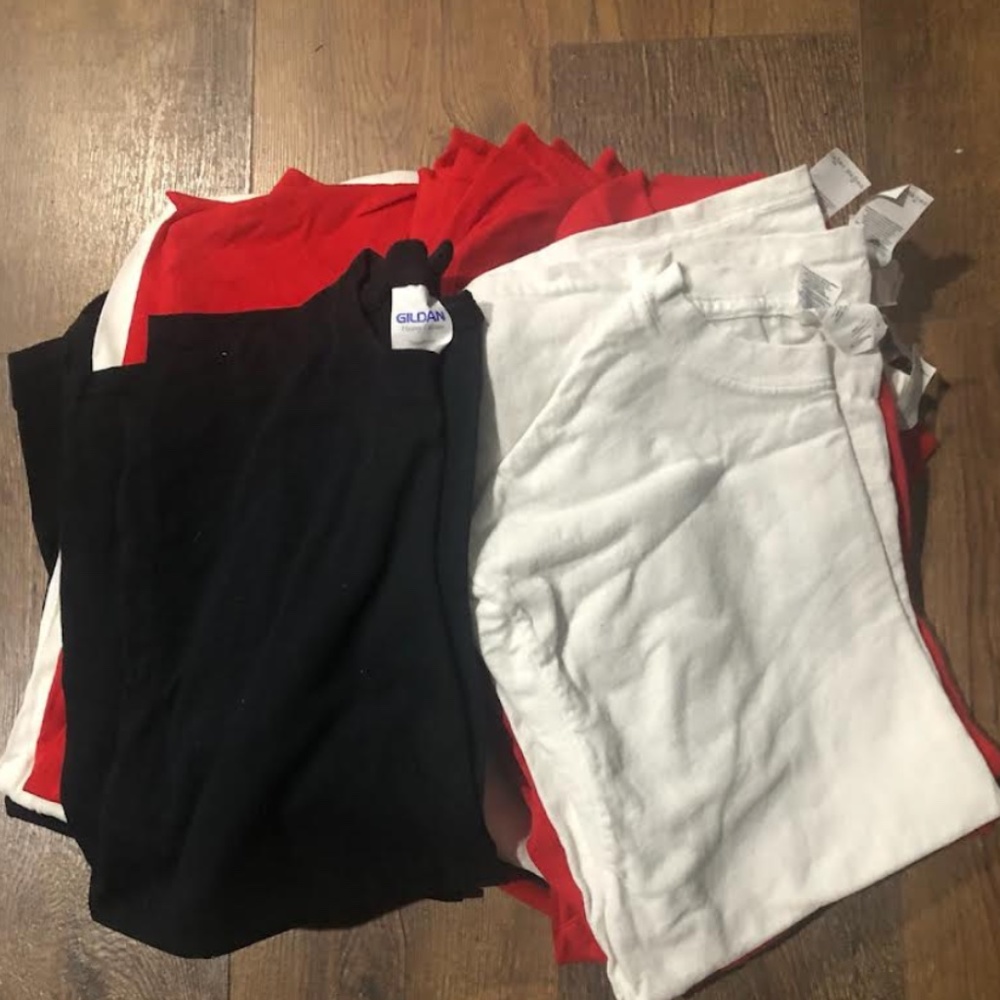 New Gildan T-Shirts (18 Assorted Sizes Red, White, Black)